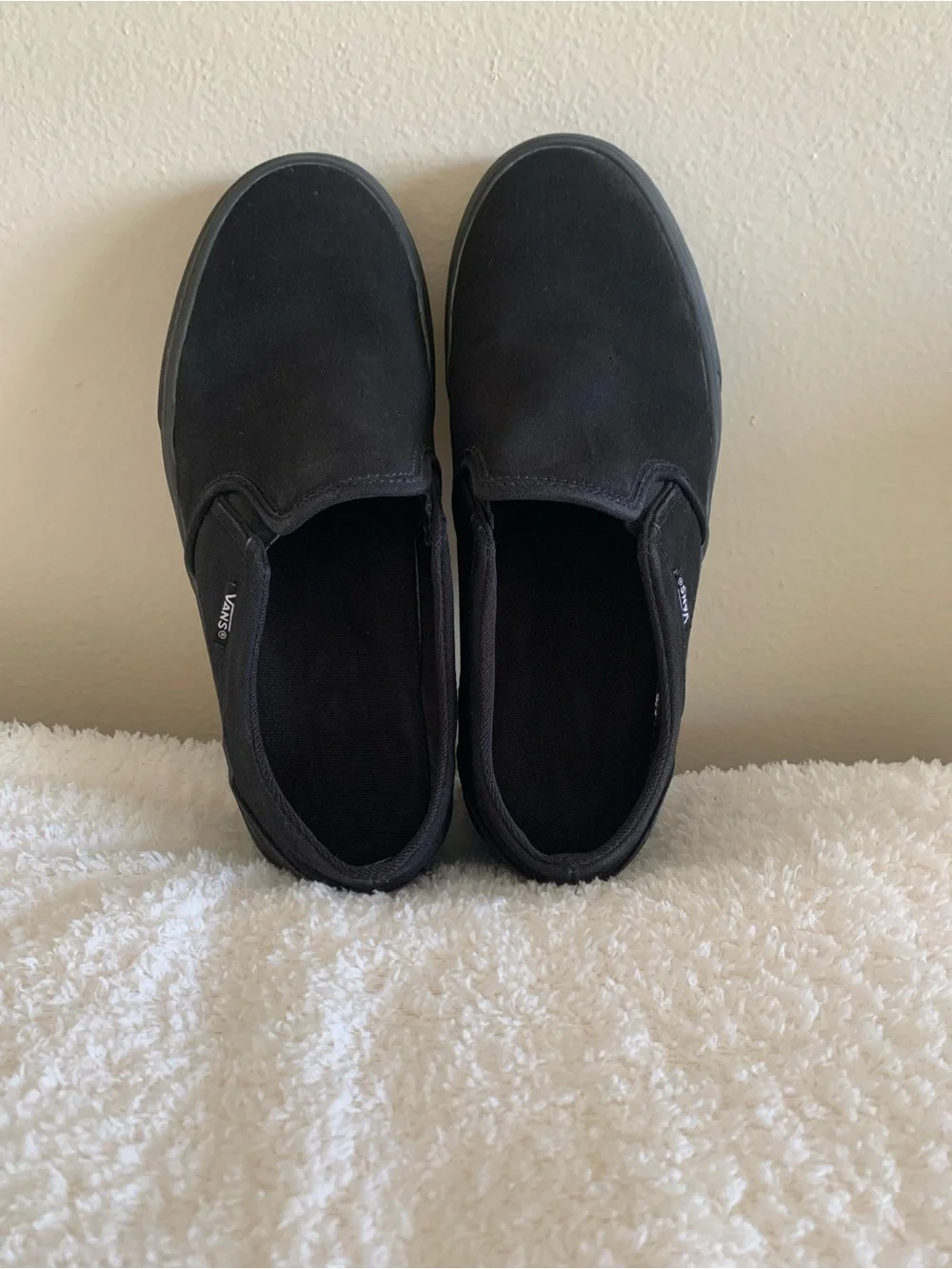 All Solid Black Slip On Vans Women’s Size 9 Barely Worn - Picture 6 of 8